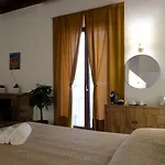 Palazzo Matilde فندق مبيت وإفطار باري